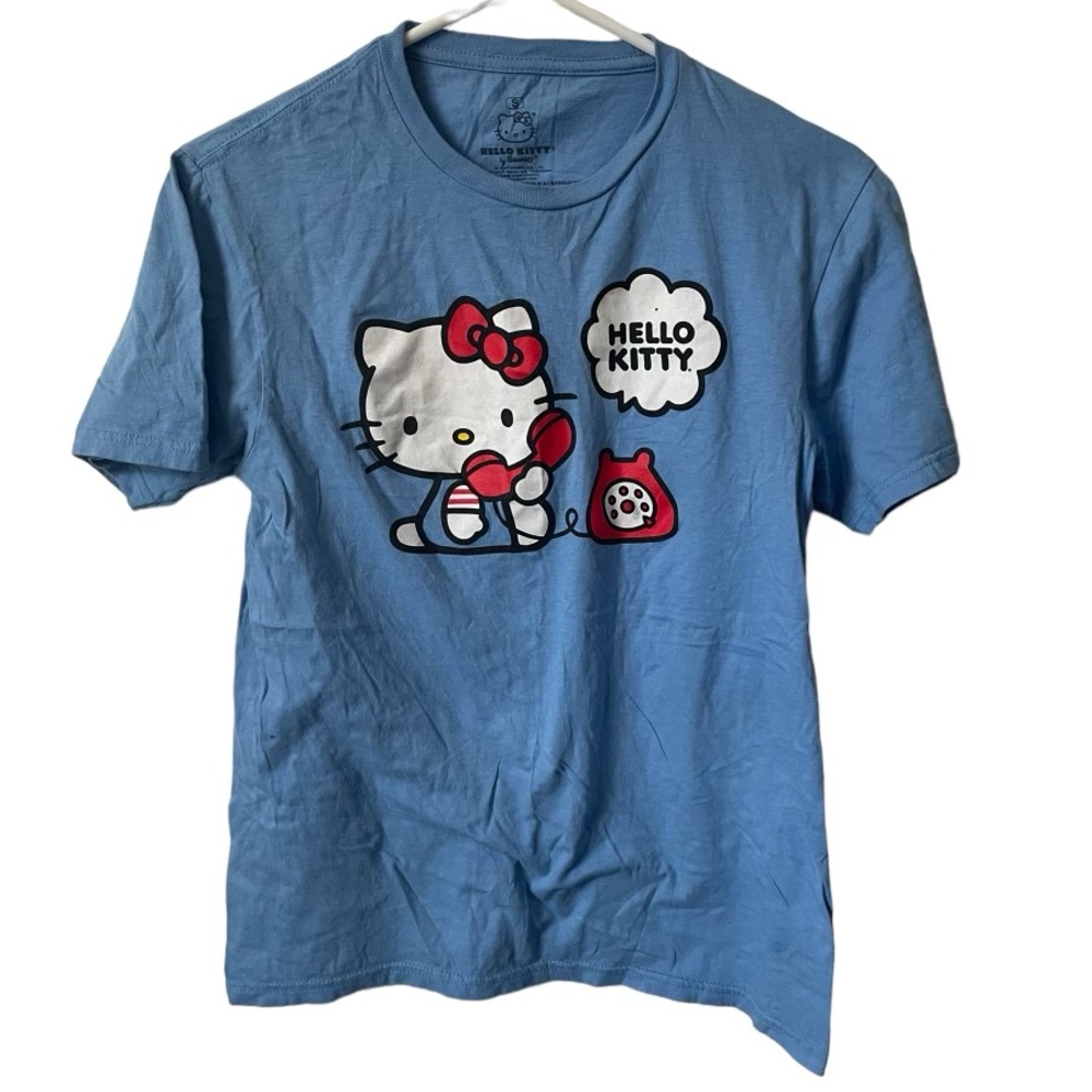 HELLO KITTY by Sanrio. t shirt. Ladies size S